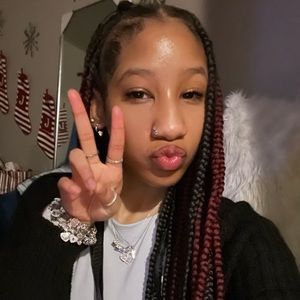 Meet your Posher, Carmiyah